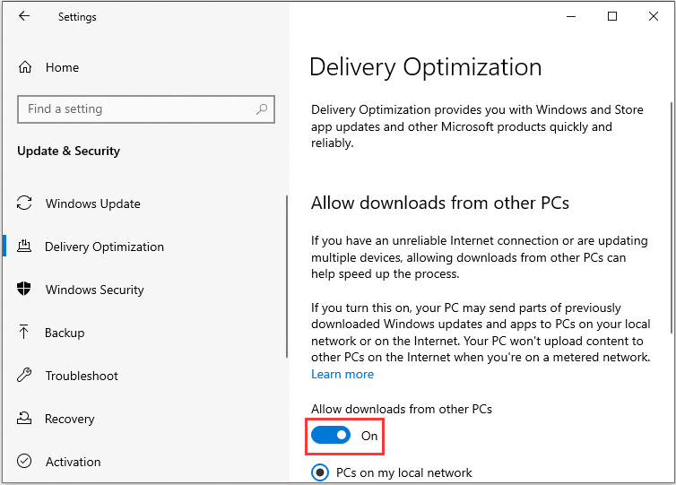 Desligue o botão Permitir downloads de outros PCs