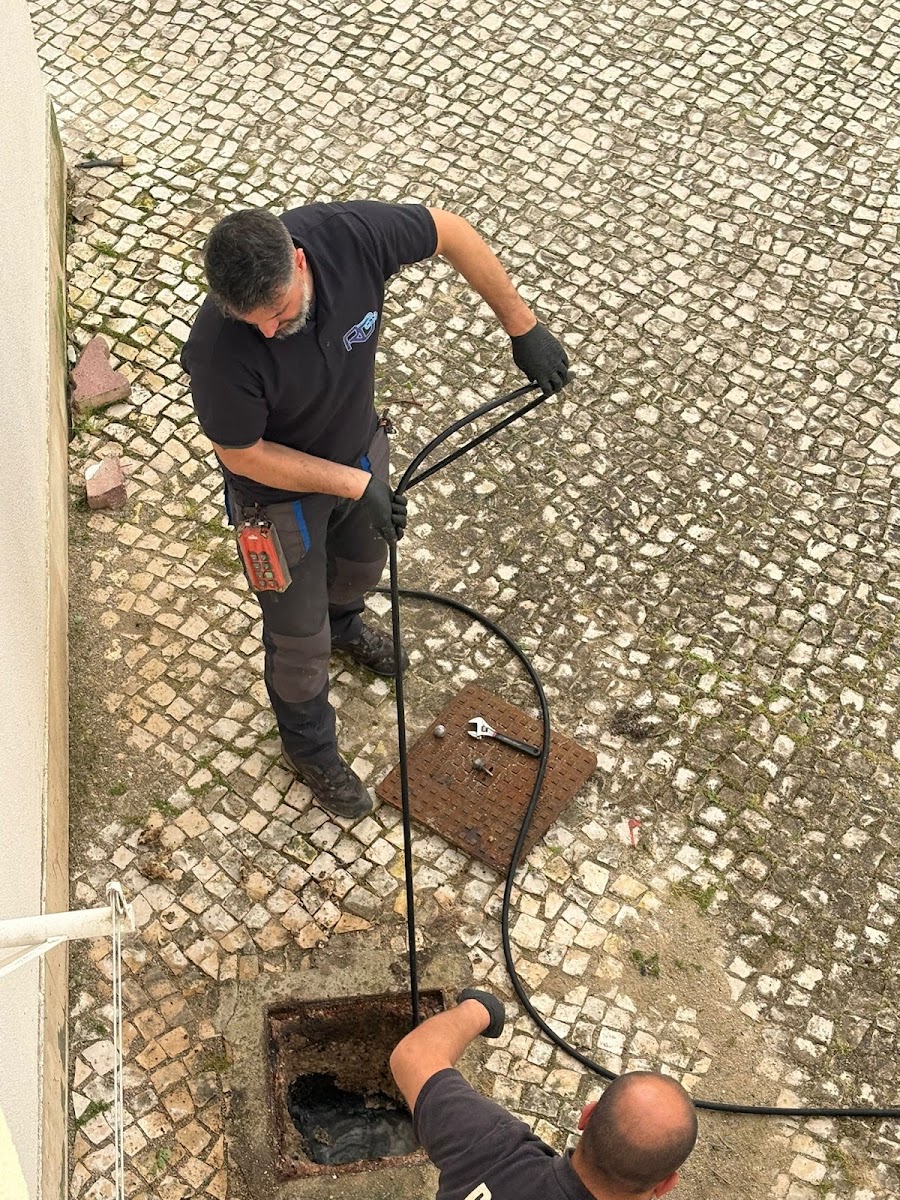 Desentupimentos RD e canalização foto 1